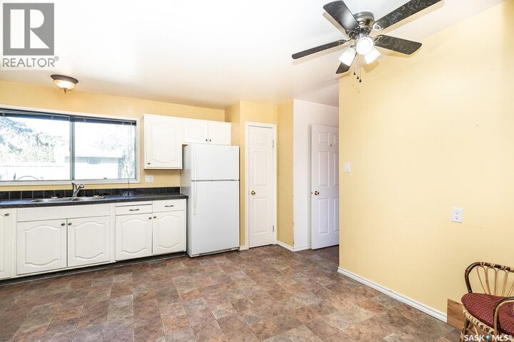Property Photo:  1742 Richardson Road  SK S7L 4B5 
