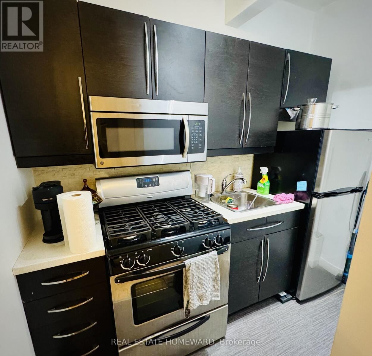 Property Photo:  426 Markham Street A3  ON M6G 2L2 