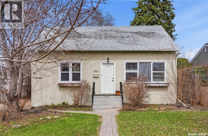 Property Photo:  1011 1st Street E  SK V0R 1X2 