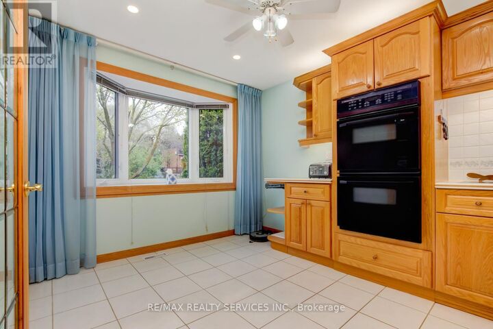 Property Photo:  101 George Henry Boulevard  ON M2J 1G1 
