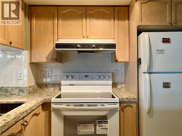 Property Photo:  909 Bay Street 2304  ON M5S 3G2 