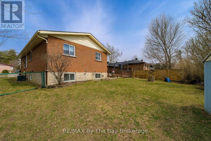 Property Photo:  229 Datas Drive East  ON L0M 1S0 