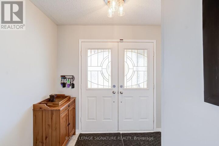 Property Photo:  25 Beadle Drive  ON L1S 7P1 