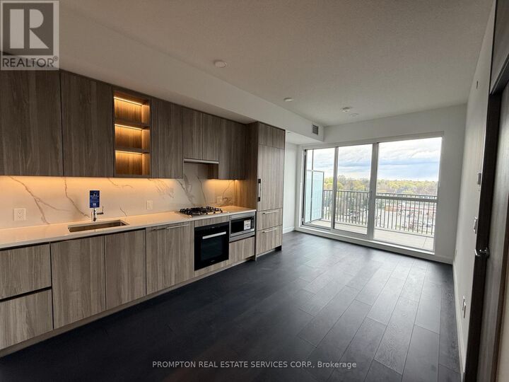 Property Photo:  68 Esther Shiner Boulevard 668  ON M2K 0J6 