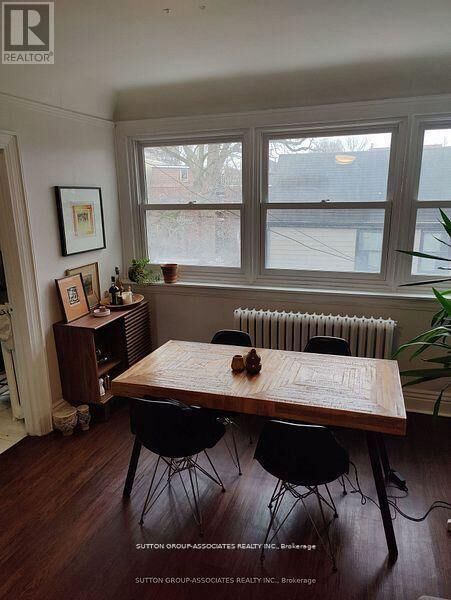 Property Photo:  117 Marion Street 2  ON M6R 1E6 