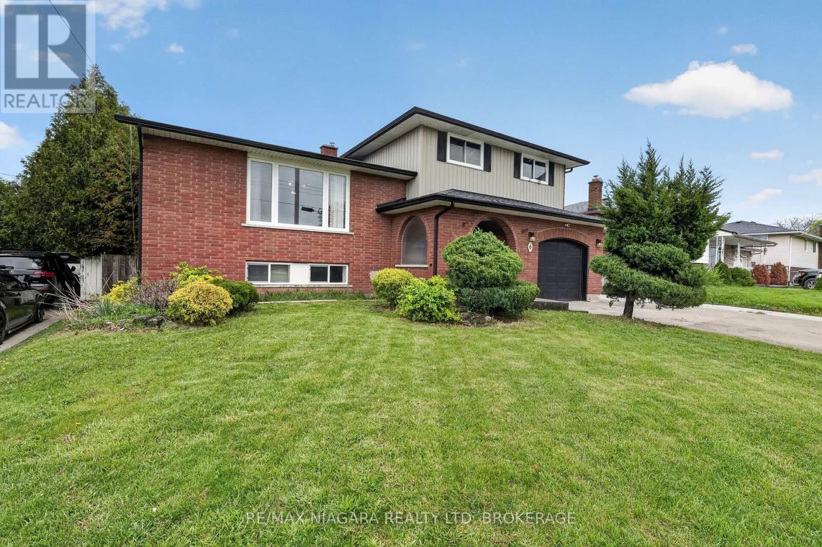 Property Photo:  6 Collier Road North  ON L2V 2W9 