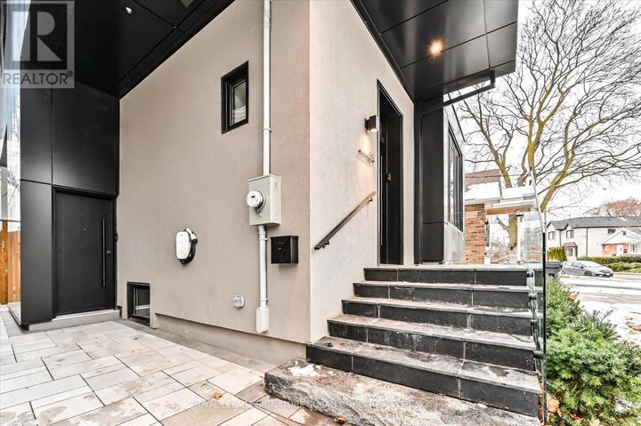Property Photo:  44 Doris Drive  ON M4B 3C9 