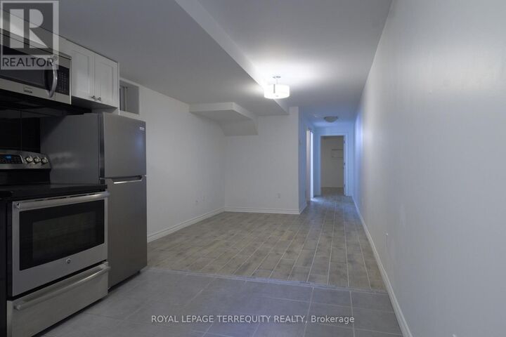 Property Photo:  665 Crawford Street Bsmt  ON M6G 3K1 