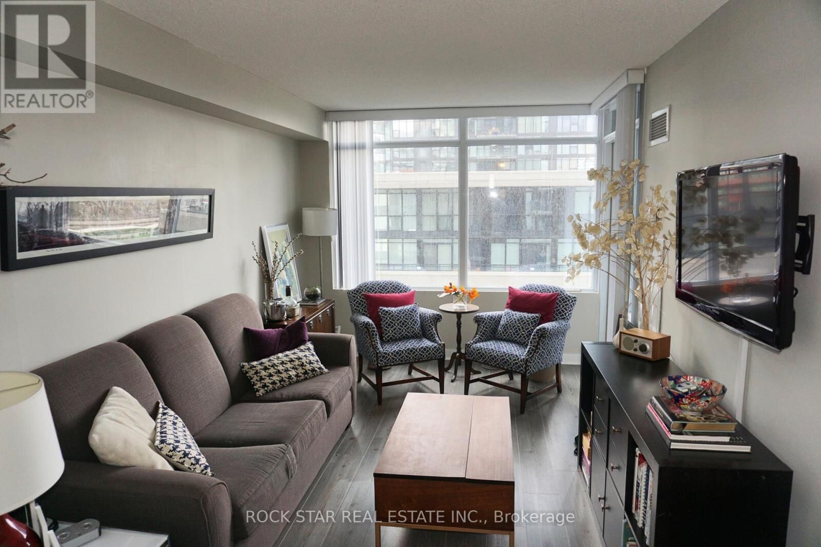 Property Photo:  25 Telegram Mews 911  ON M5V 3Z1 