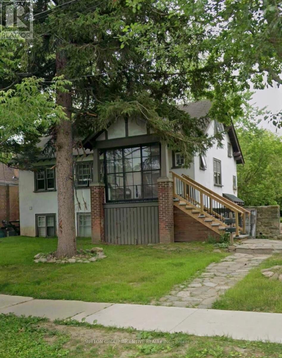 Property Photo:  233 Ellerslie Avenue Main  ON M2N 1Y3 