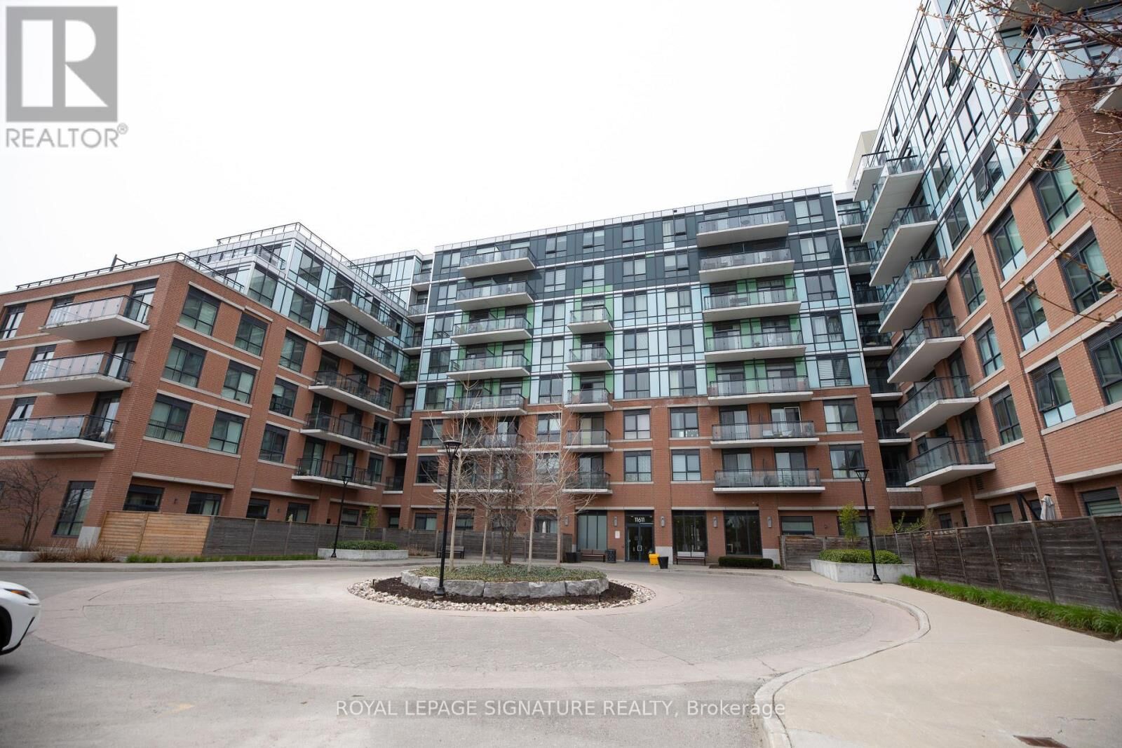 Property Photo:  11611 Yonge Street 516  ON L4E 1G2 