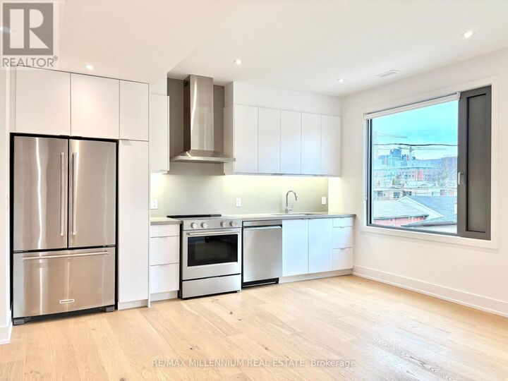 Property Photo:  155 Dovercourt Road 2  ON M6J 3C6 