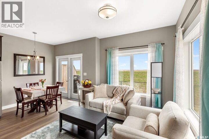 Property Photo:  37 510 Kloppenburg Crescent  SK S7W 0X8 