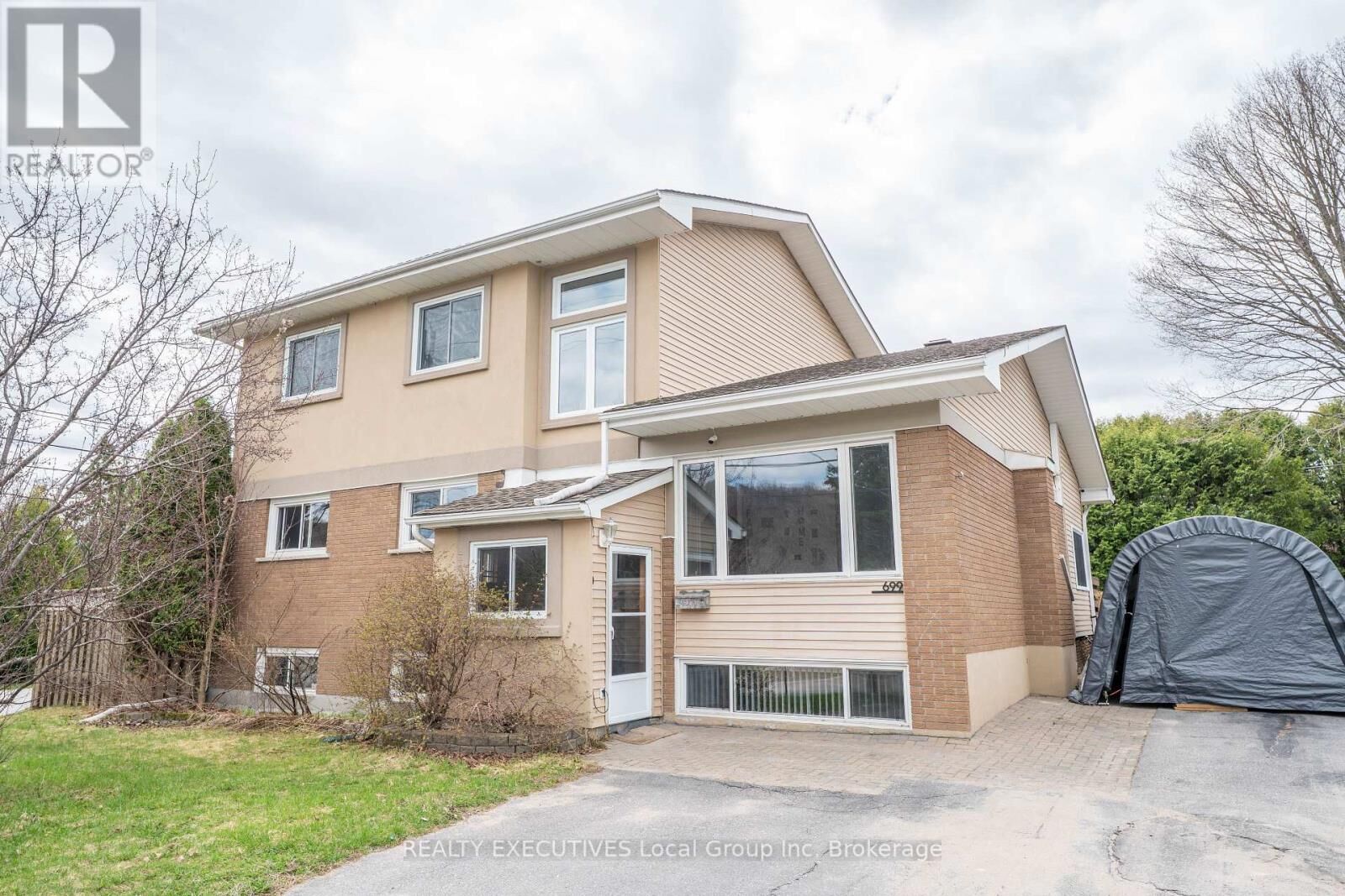 Property Photo:  699 Norman Avenue  ON P1B 8C2 