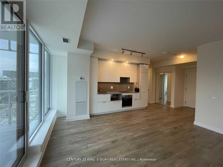 Property Photo:  28 Freeland Street 1008  ON M5E 0E3 