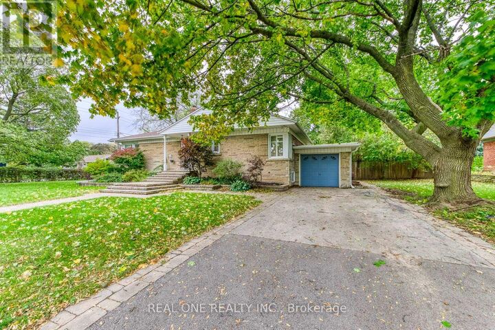 Property Photo:  2181 Courtland Drive  ON L7R 1S2 