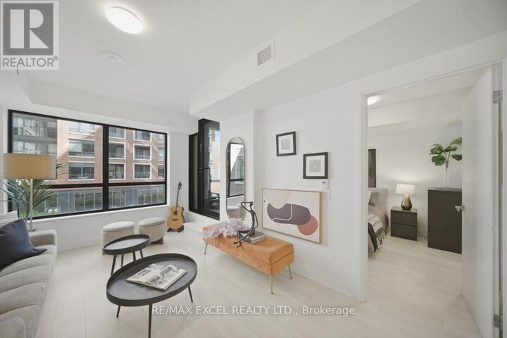 Property Photo:  33 Frederick Todd Way 303  ON M4G 0C9 