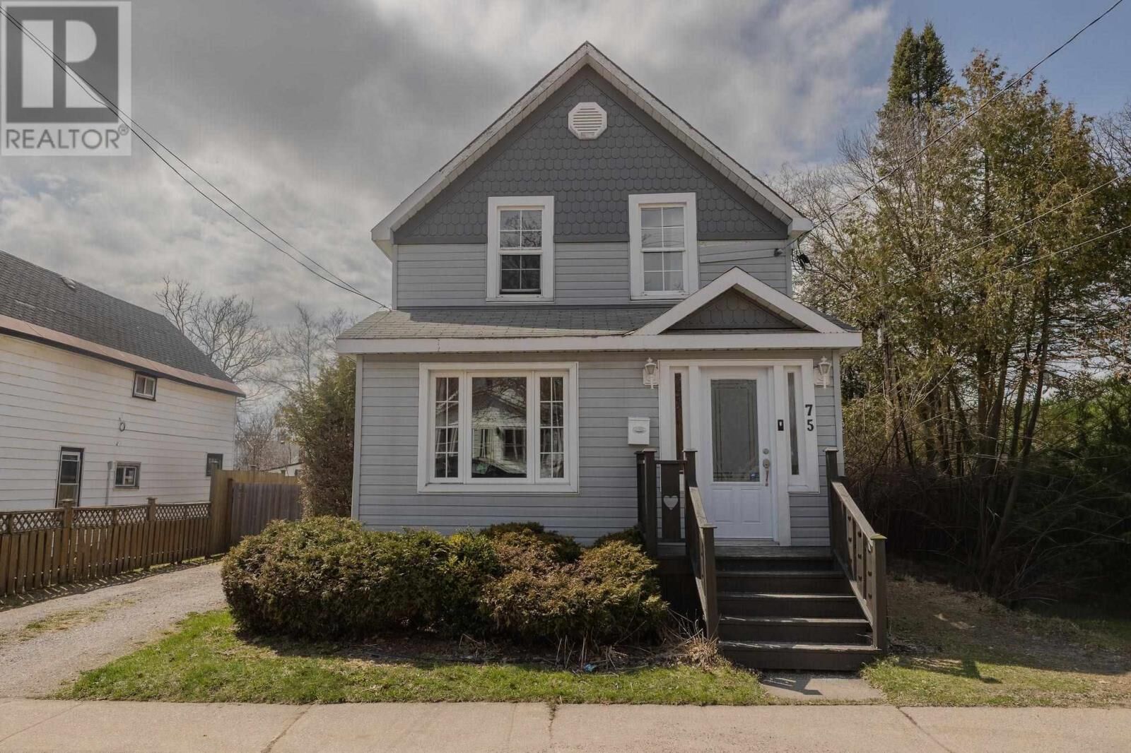Property Photo: 75 Walnut St ON P6B 2E4