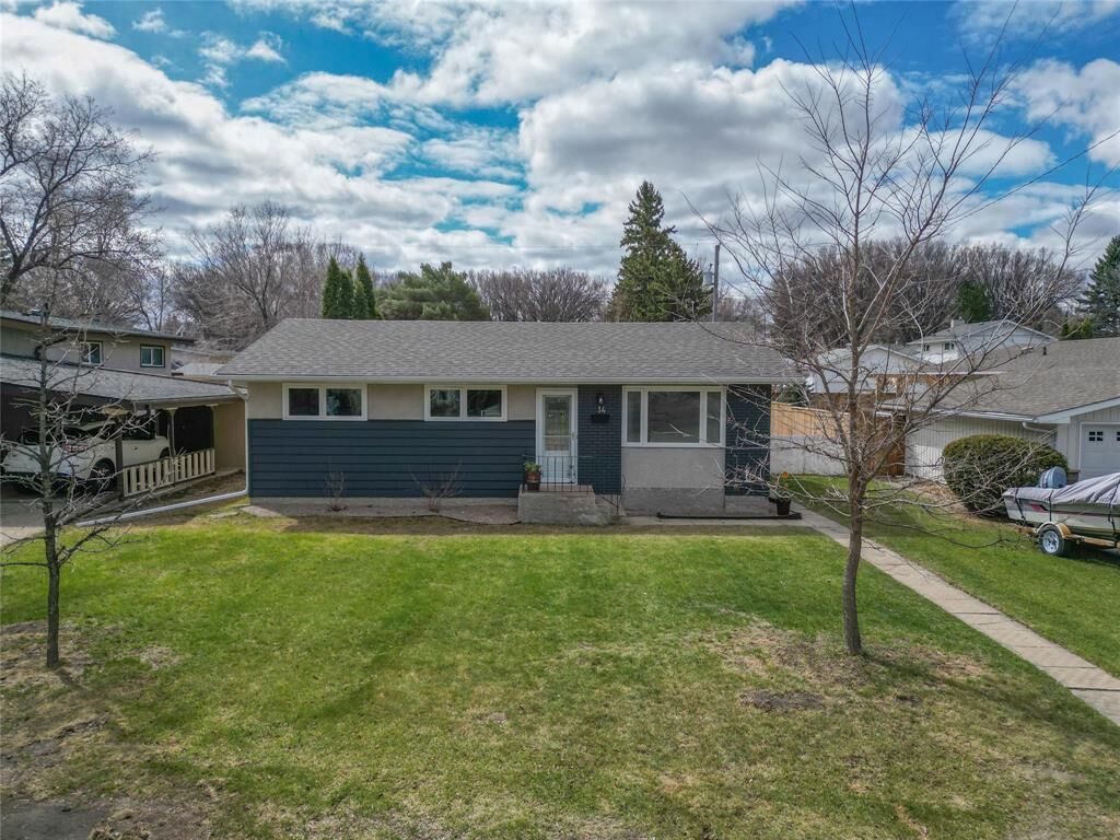 Property Photo:  14 Queens Crescent  MB R7B 1E9 
