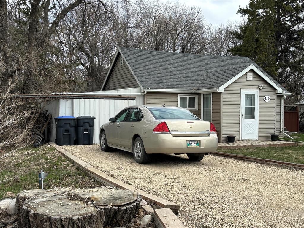 Property Photo:  416 Finlay Street East  MB R0K 1G0 