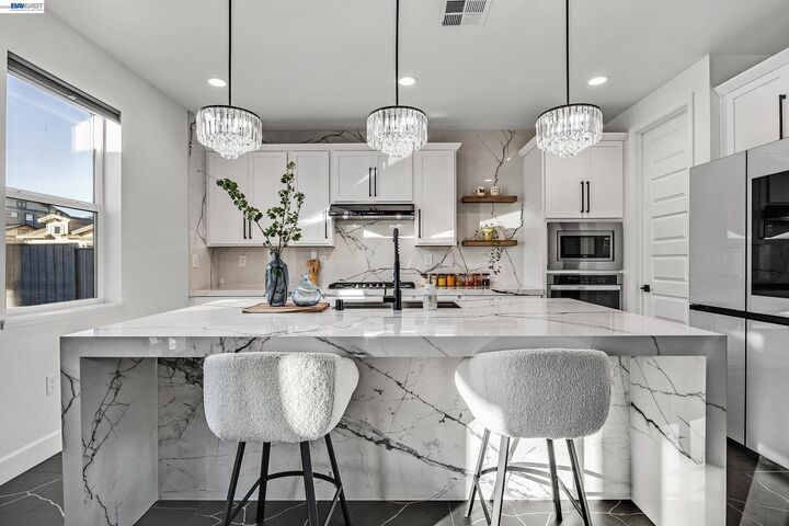 Property Photo: 259 Eagle Nest Dr CA 94561