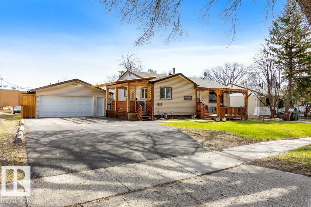 Property Photo:  23 Maple Drive  AB T8N 1G6 