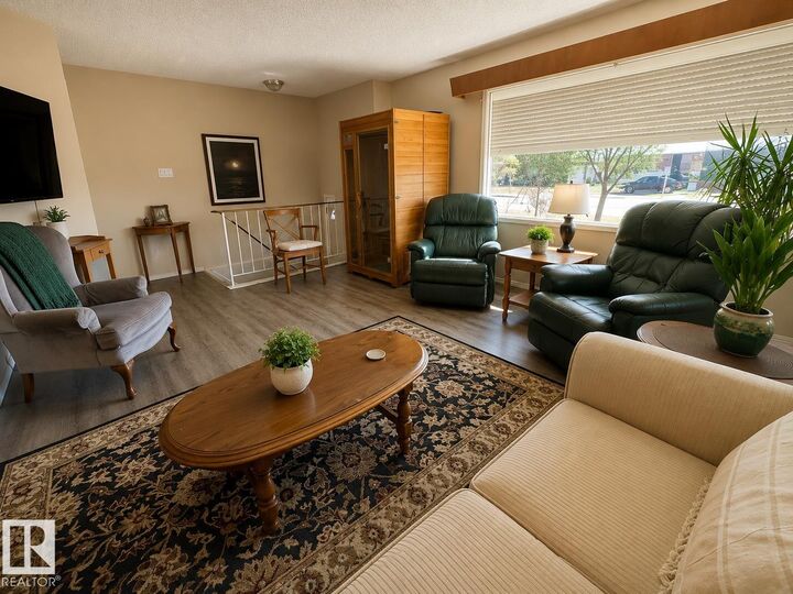 Property Photo:  5712 101 Avenue NW  AB T6A 0G8 