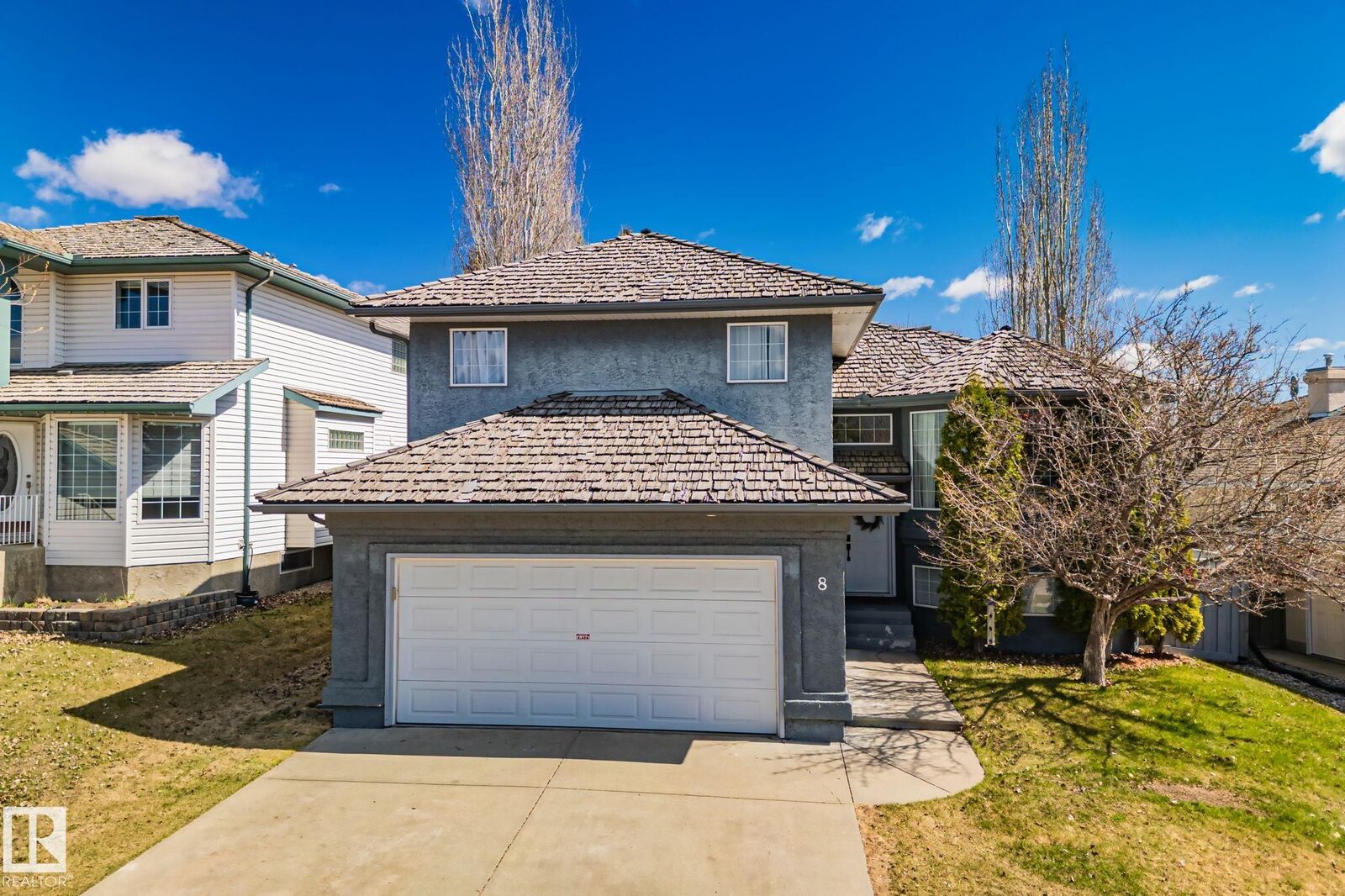 Property Photo:  8 Oakridge Drive  AB T8N 6E4 