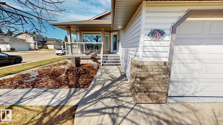 Property Photo:  76 Chancery Way  AB T8H 1Z3 