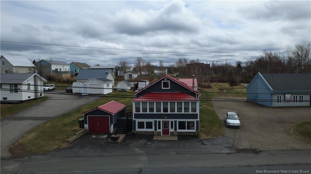 Property Photo:  300 Boulevard St-Pierre Ouest  NB E1W 1A3 