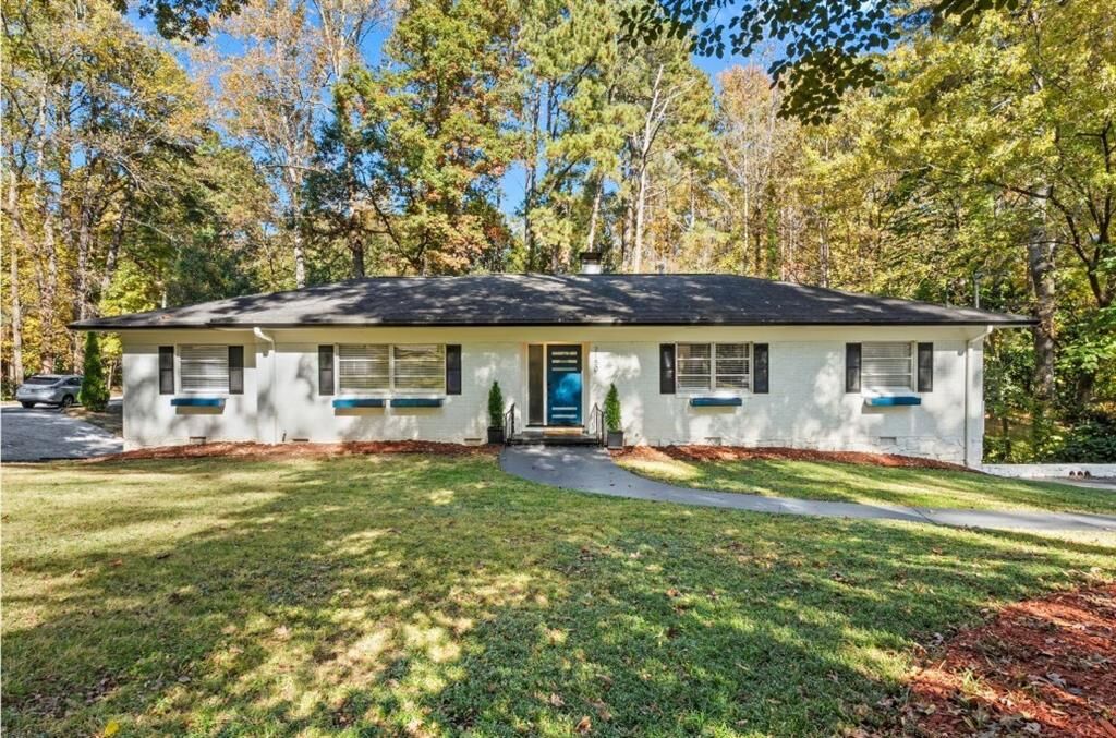 Property Photo:  2150 Azalea Circle  GA 30033 