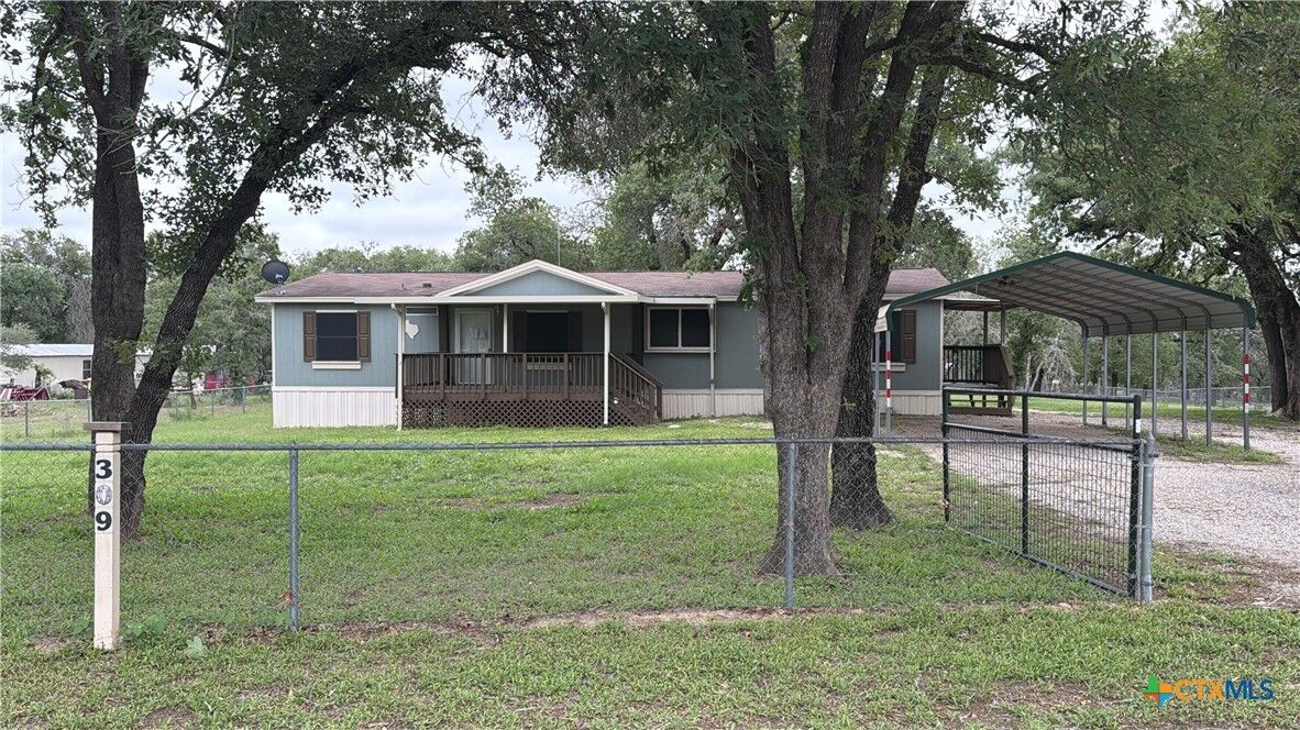 Property Photo:  309 Hickory Run  TX 78121 