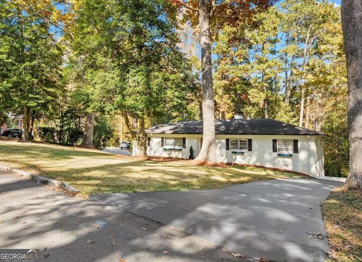 Property Photo: 2150 Azalea Circle GA 30033