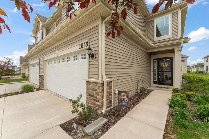 Property Photo:  1835 E 110th Place  IN 46307 