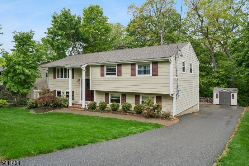 Property Photo:  60 Edgemere Rd  NJ 07039 