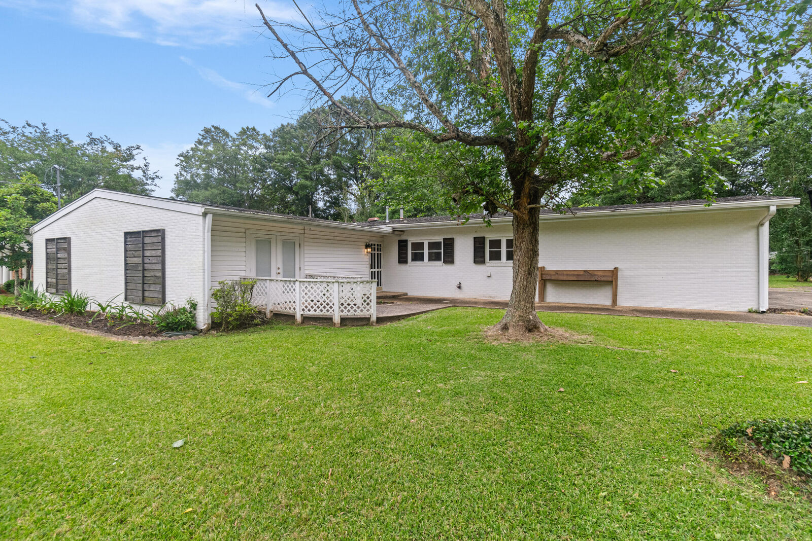 Property Photo:  2902 Williamsburg Rd.  MS 39401 