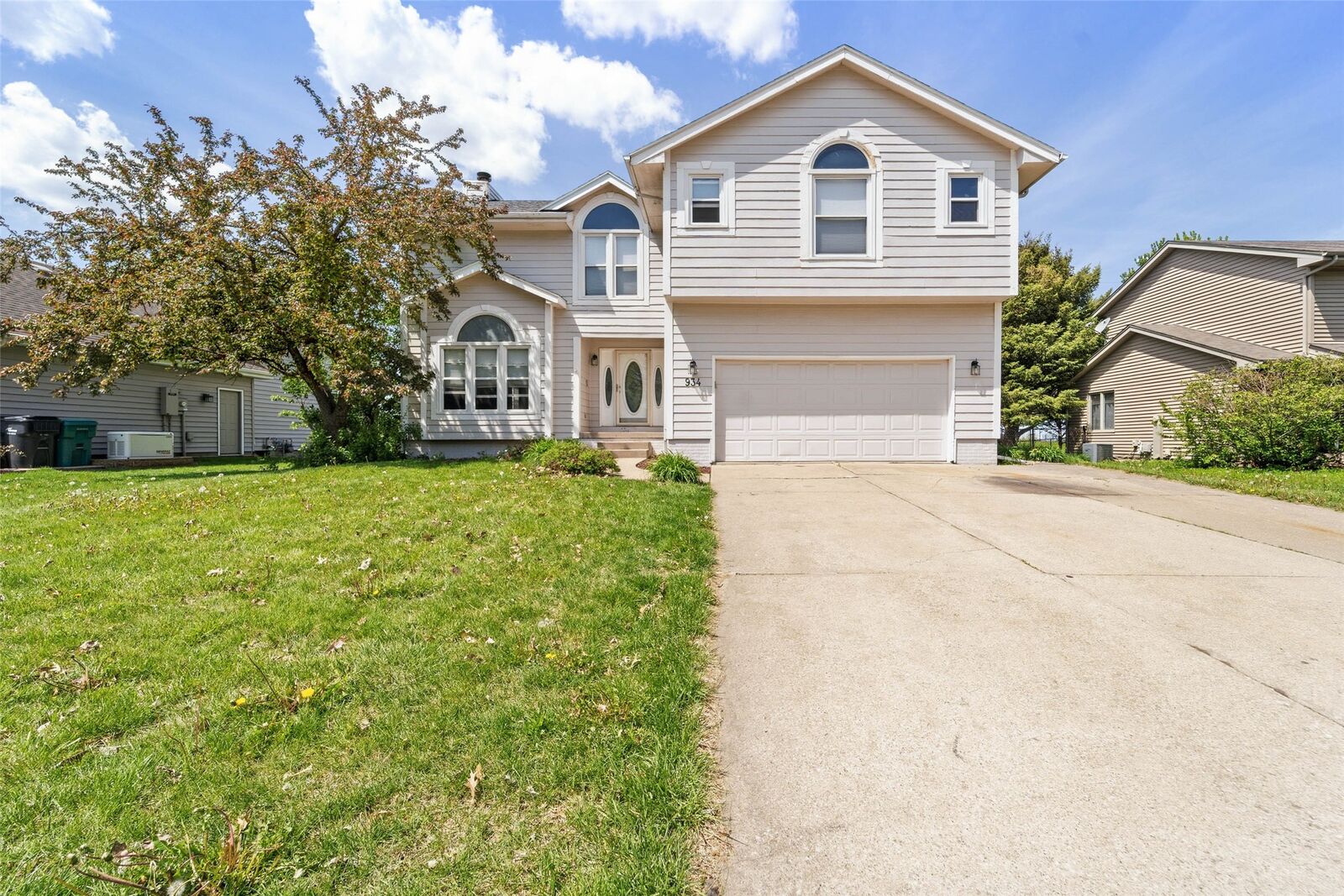 Property Photo:  934 NW Maple Street  IA 50023 