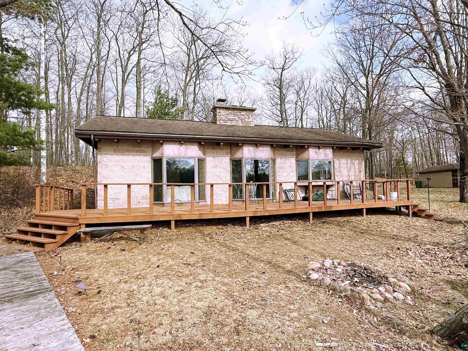 Property Photo:  