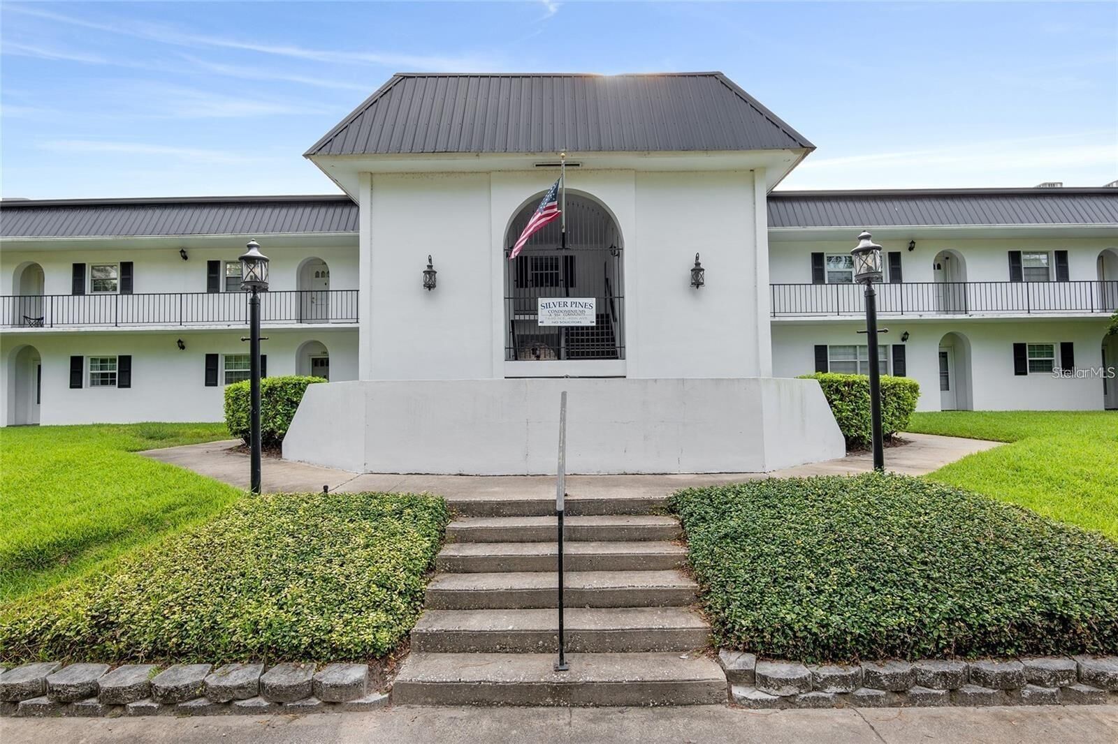Property Photo:  1640 NE 40th Avenue 204  FL 34470 
