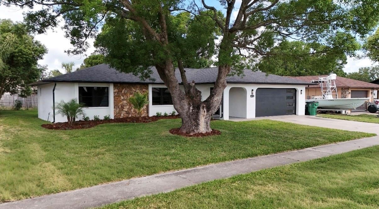 Property Photo:  6111 18th Street  FL 33542 