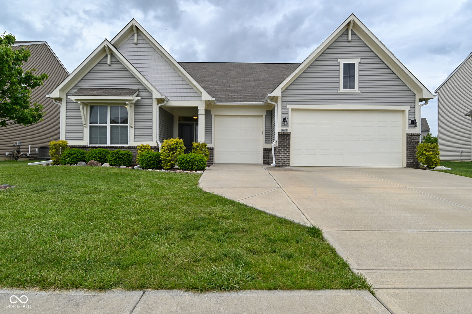 Property Photo:  1356 Preserve Court  IN 46143 