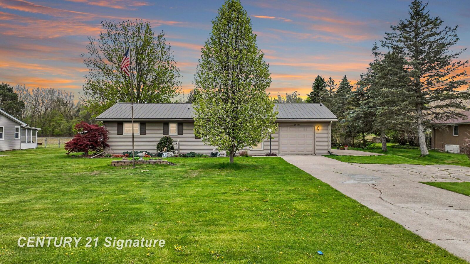 Property Photo:  10371 Tittabawassee Road  MI 48623 