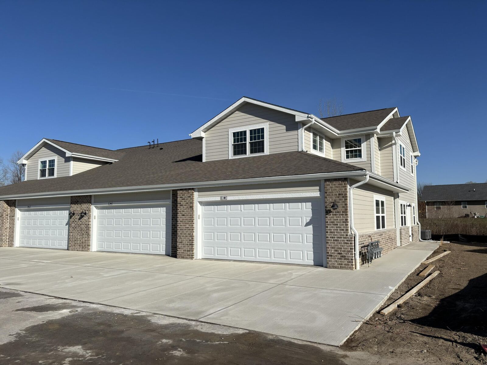 Property Photo:  465 Hillary Cir D  WI 53038 