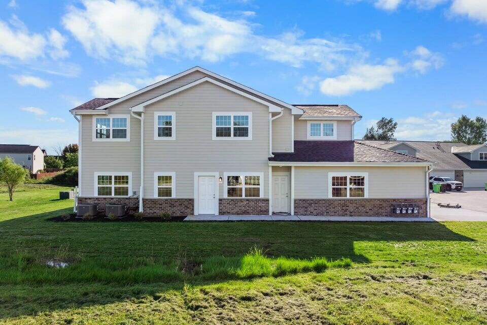 Property Photo: 465 Hillary Cir WI 53038