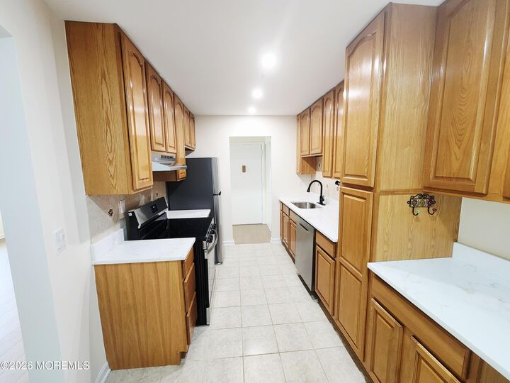 Property Photo:  26 Meadow Green Circle  NJ 07726 