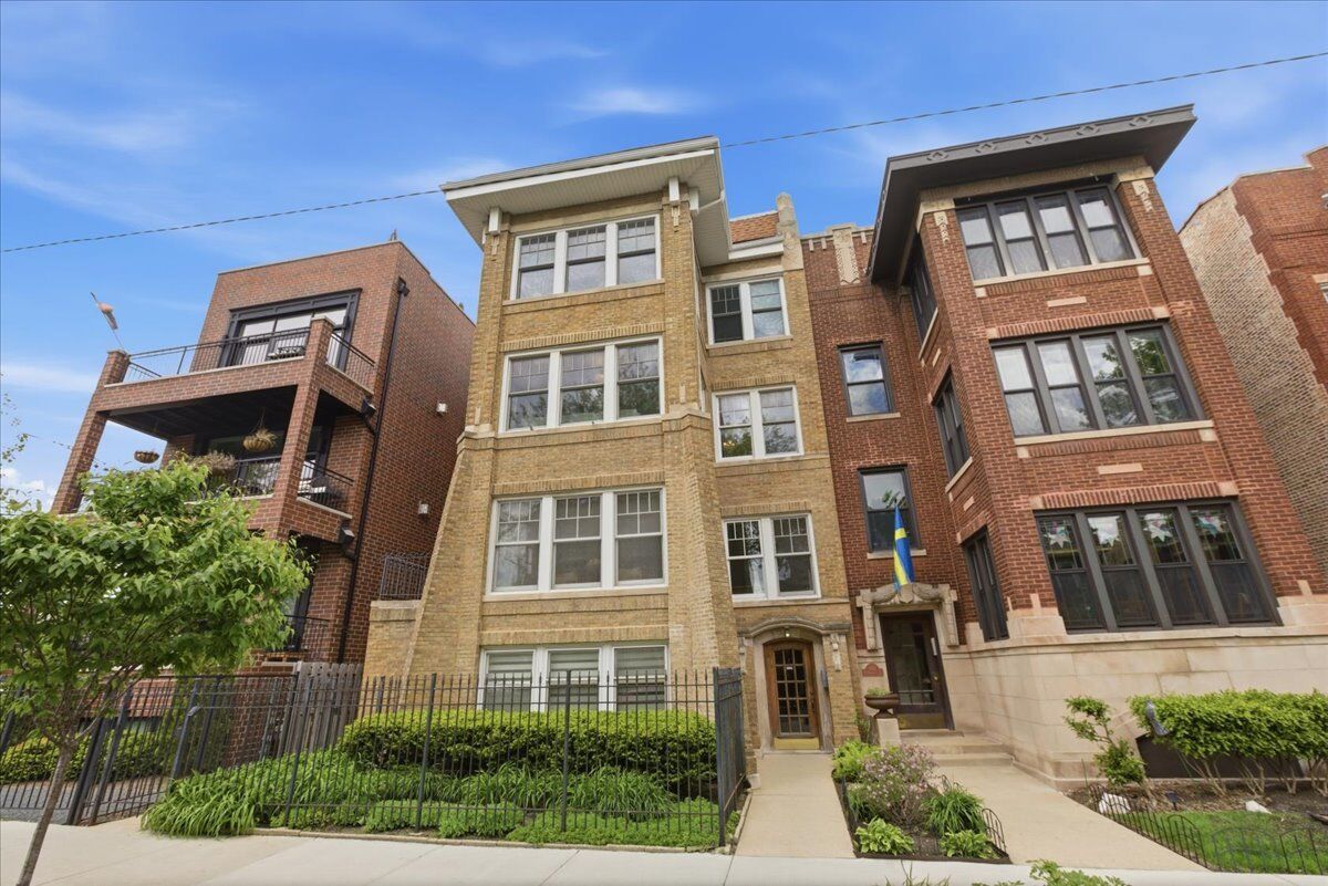 Property Photo:  1468 W Balmoral Avenue 3  IL 60640 
