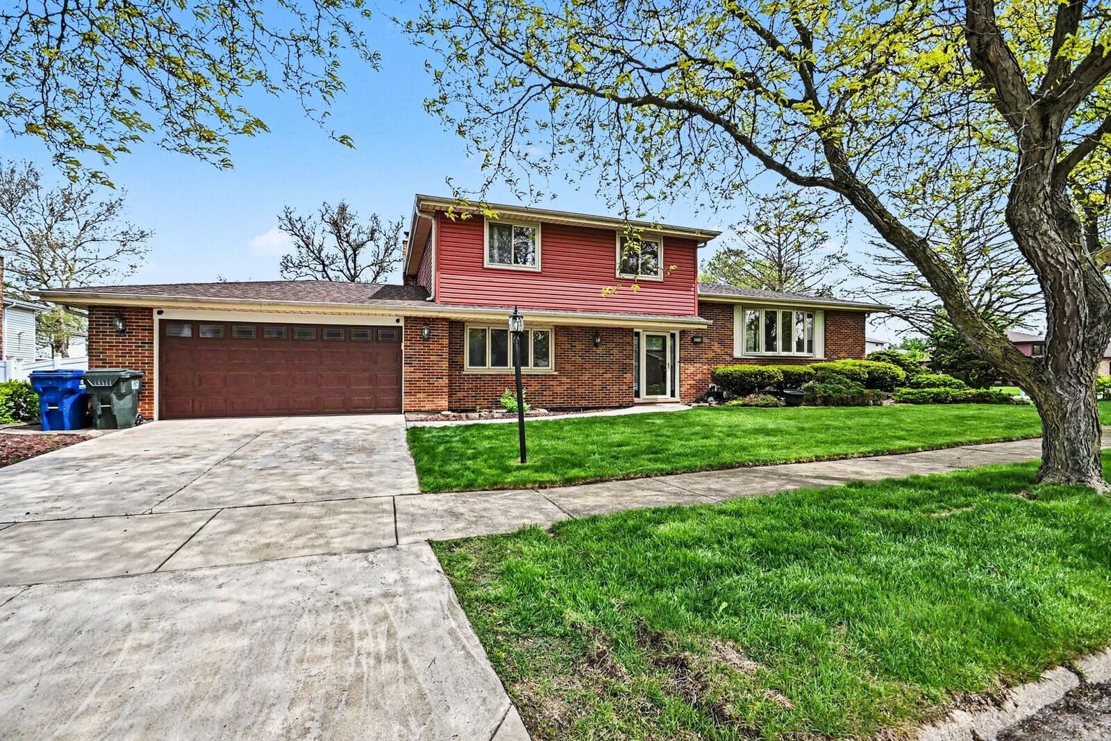 Property Photo:  1018 E 193rd Street  IL 60425 