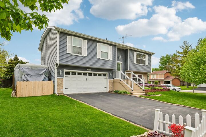 Property Photo:  3085 Timber Hill Lane  IL 60504 