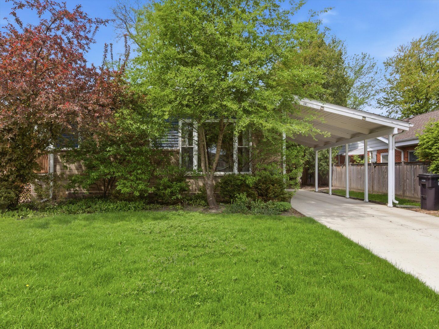 Property Photo:  9138 Four Winds Way  IL 60076 