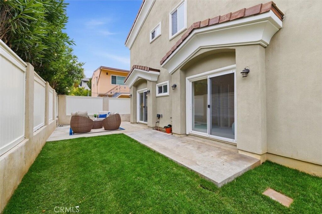 Property Photo:  1905 Rockefeller Lane C  CA 90278 